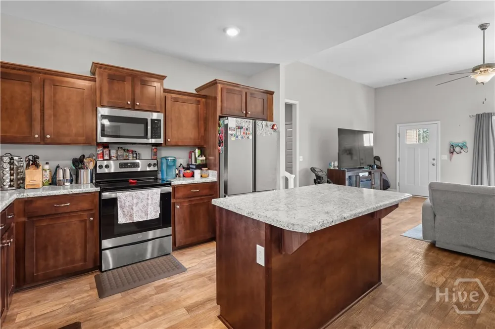 301 Tallulah Bend Ellabell, GA 31308