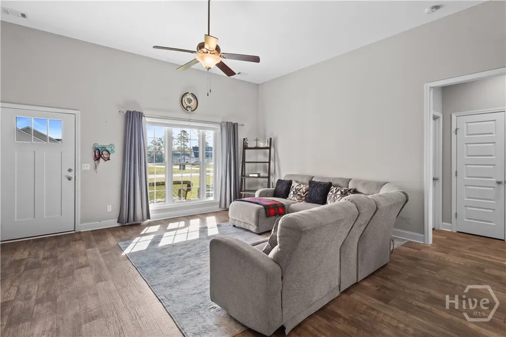 301 Tallulah Bend Ellabell, GA 31308