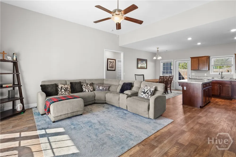 301 Tallulah Bend Ellabell, GA 31308