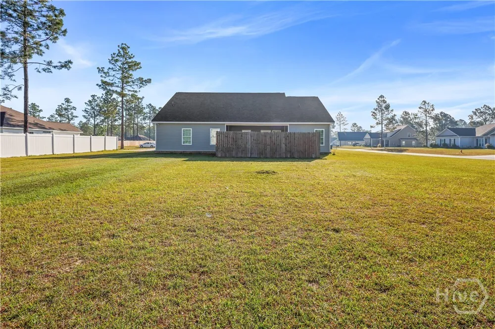 301 Tallulah Bend Ellabell, GA 31308