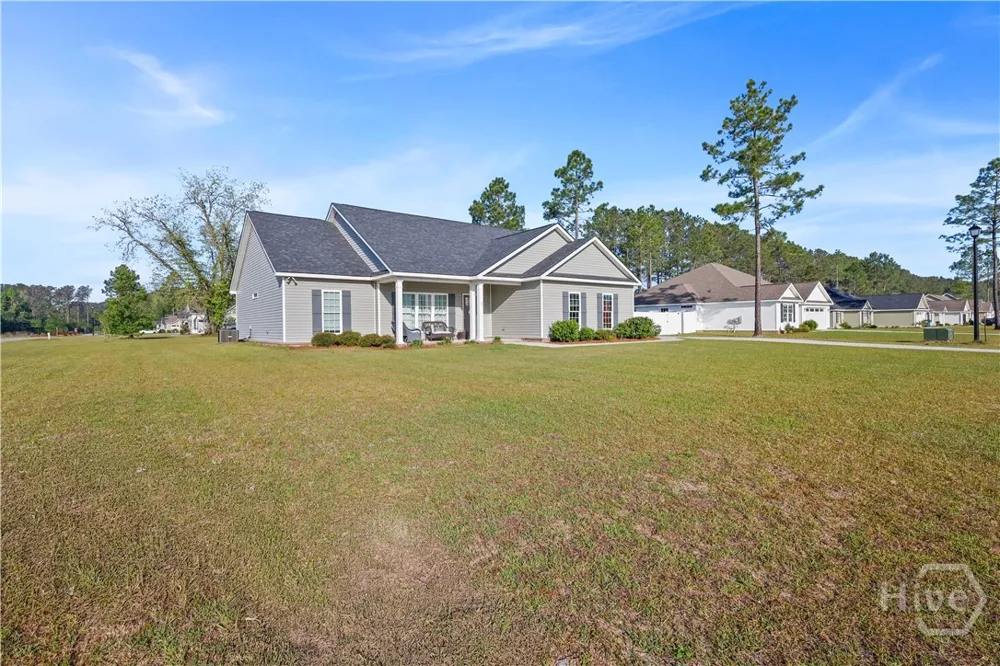 301 Tallulah Bend Ellabell, GA 31308
