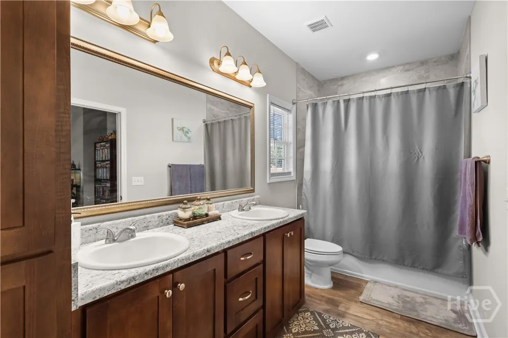 301 Tallulah Bend Ellabell, GA 31308