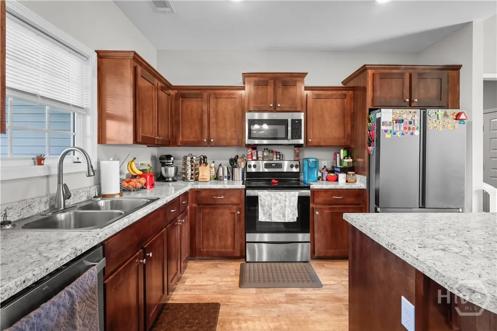 301 Tallulah Bend Ellabell, GA 31308