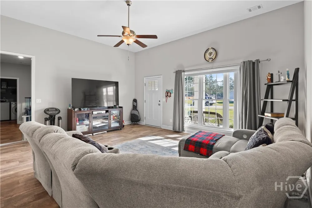 301 Tallulah Bend Ellabell, GA 31308