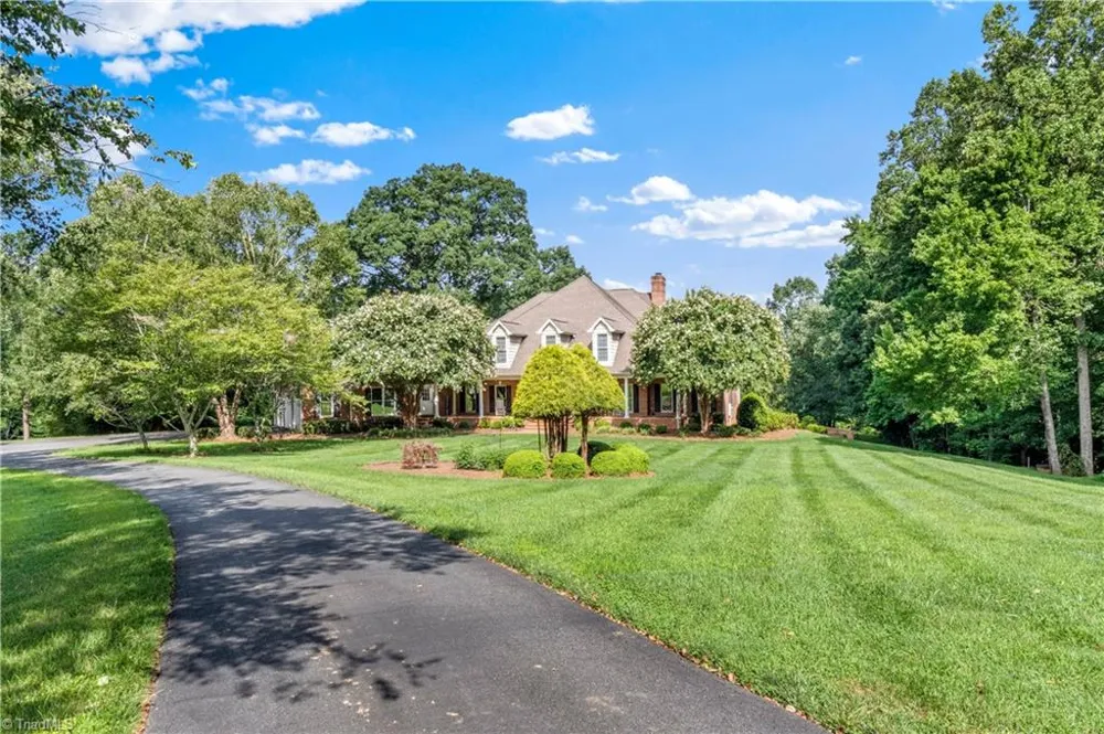 404 Ararat Road Pilot Mountain, NC 27041