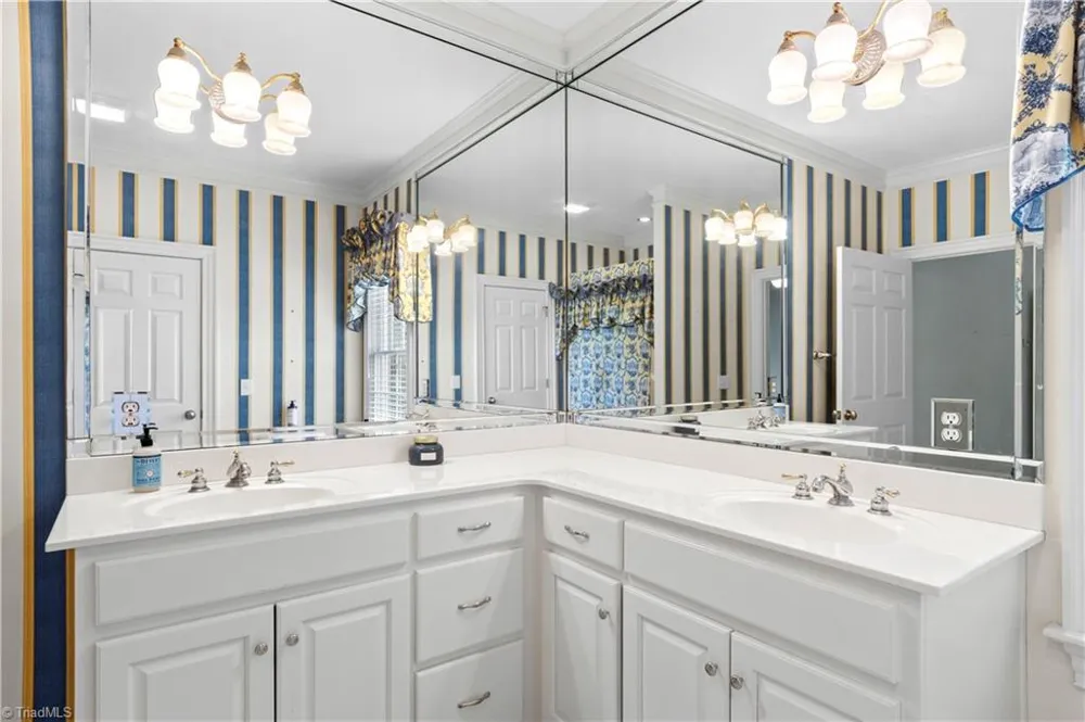 404 Ararat Road Pilot Mountain, NC 27041