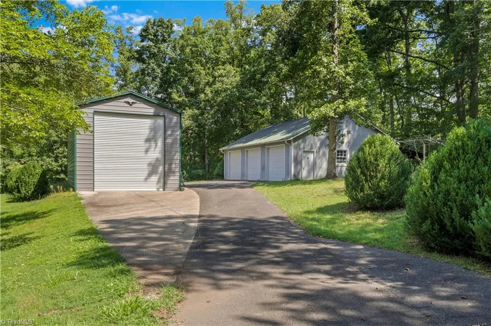 404 Ararat Road Pilot Mountain, NC 27041