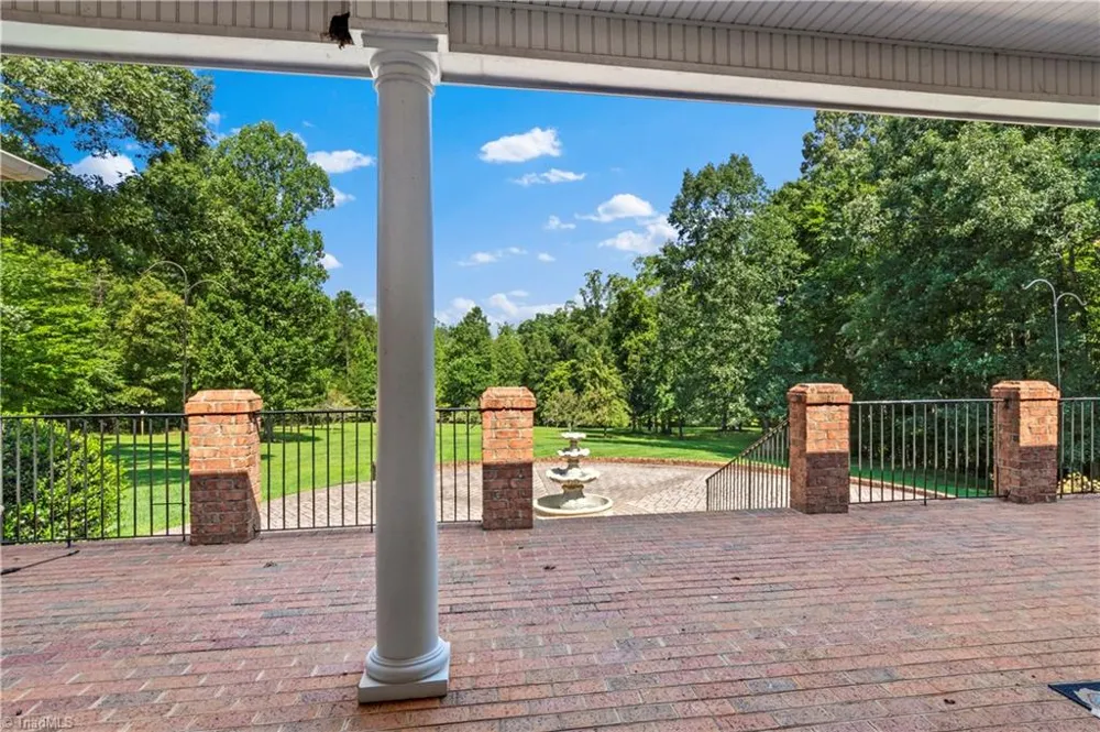 404 Ararat Road Pilot Mountain, NC 27041