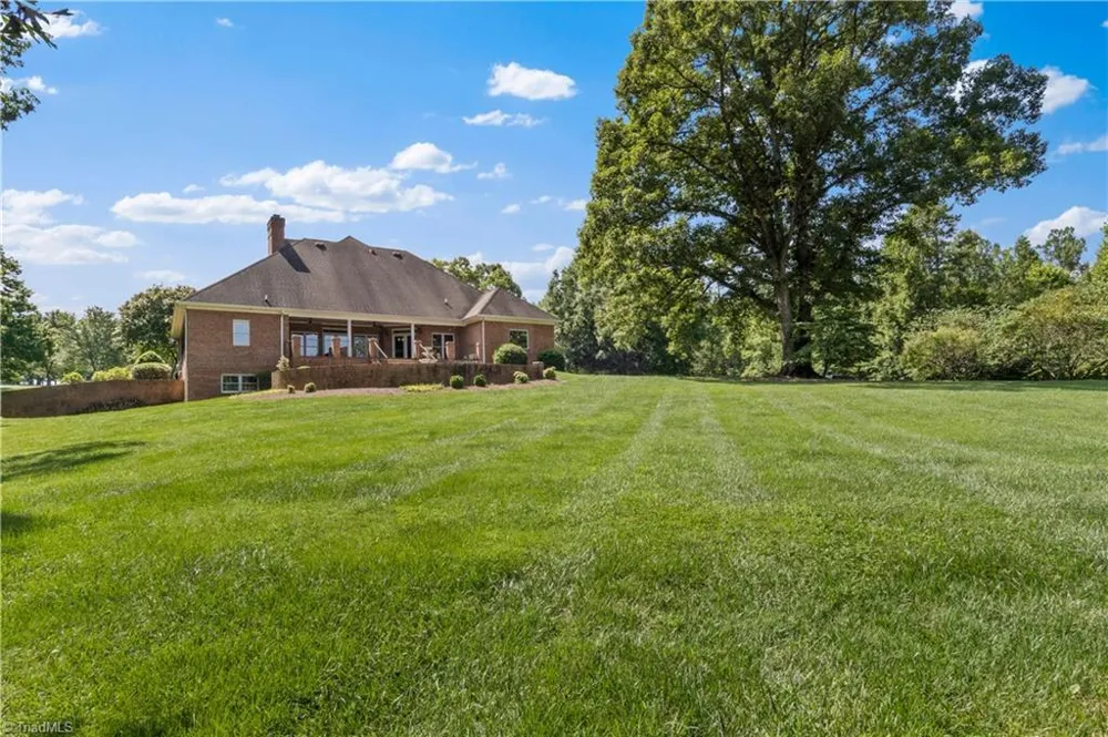 404 Ararat Road Pilot Mountain, NC 27041
