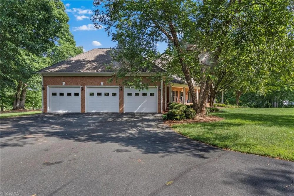 404 Ararat Road Pilot Mountain, NC 27041