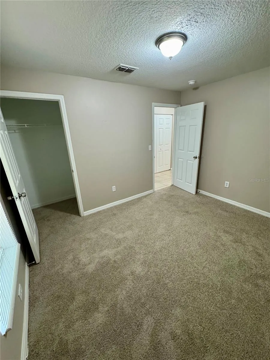3305 E 38TH AVENUE Tampa, FL 33610
