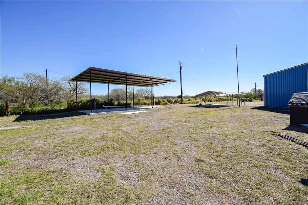 23250 CR 1038 Mathis, TX 78368