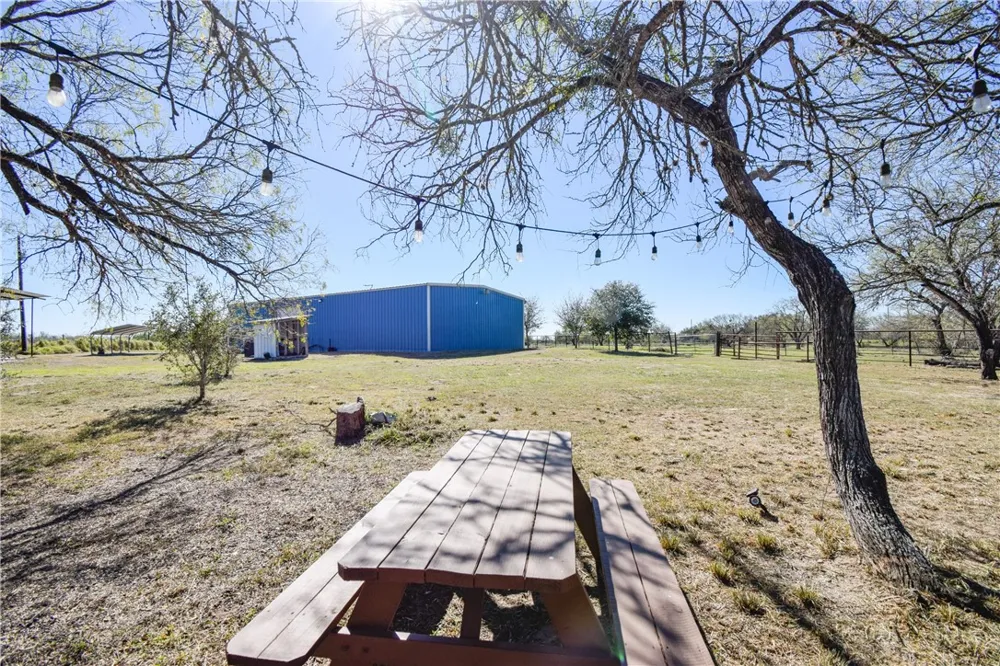 23250 CR 1038 Mathis, TX 78368