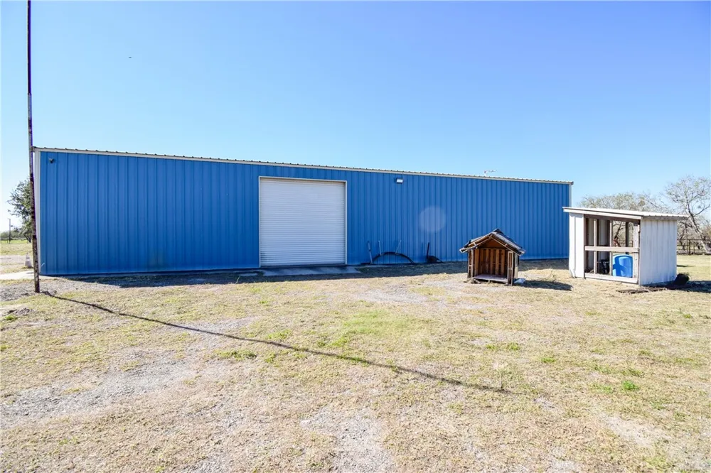 23250 CR 1038 Mathis, TX 78368