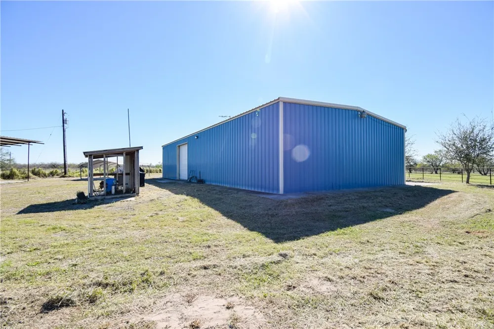 23250 CR 1038 Mathis, TX 78368