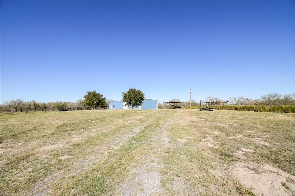 23250 CR 1038 Mathis, TX 78368