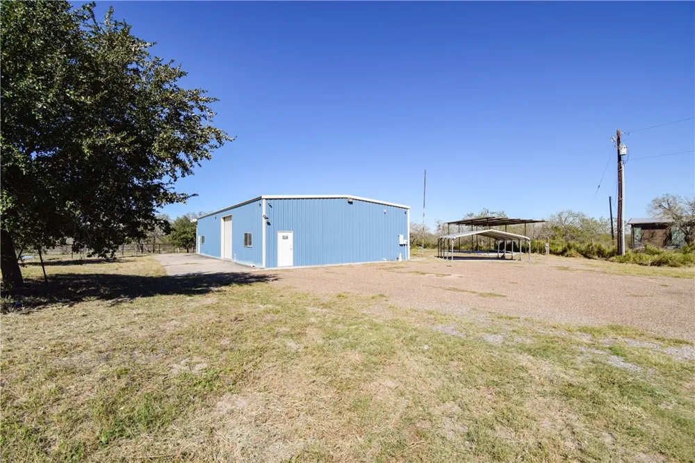 23250 CR 1038 Mathis, TX 78368