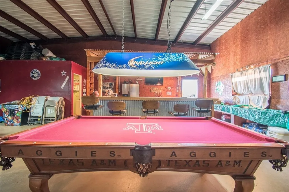 23250 CR 1038 Mathis, TX 78368