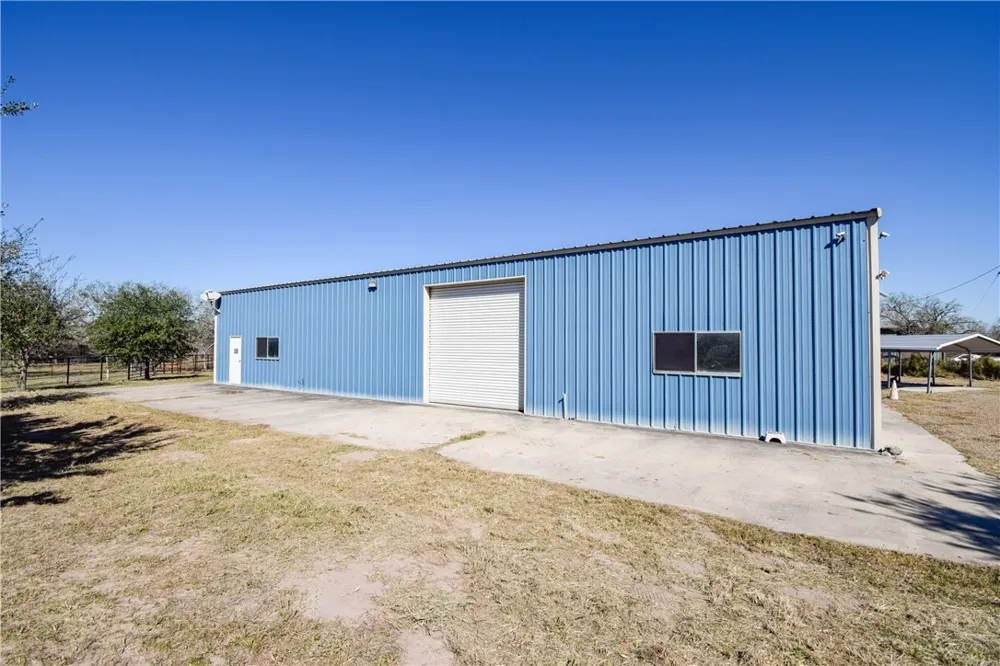 23250 CR 1038 Mathis, TX 78368