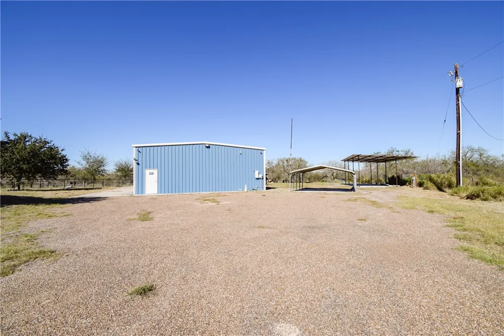 23250 CR 1038 Mathis, TX 78368