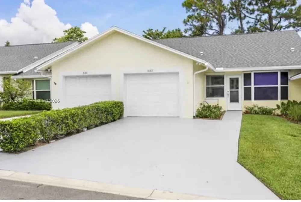 8187 SE Fox Hill Pl Hobe Sound, FL 33455