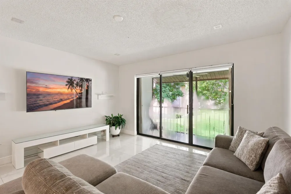 609 SEA PINE WAY #F2 