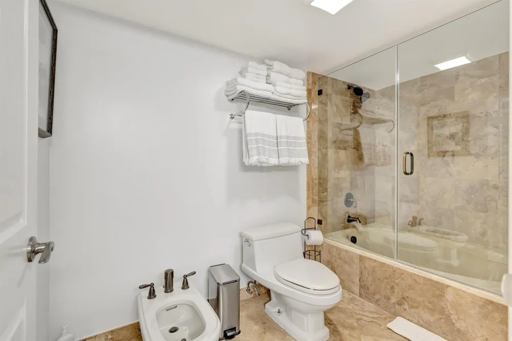 176 HELIOS #108 Jupiter, FL 33477
