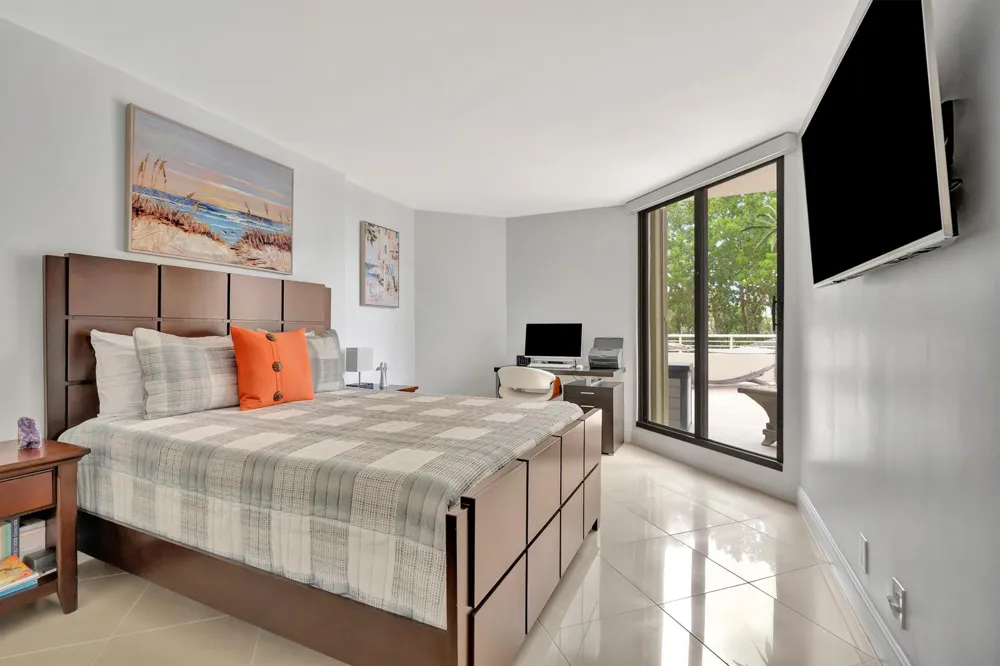 176 HELIOS #108 Jupiter, FL 33477
