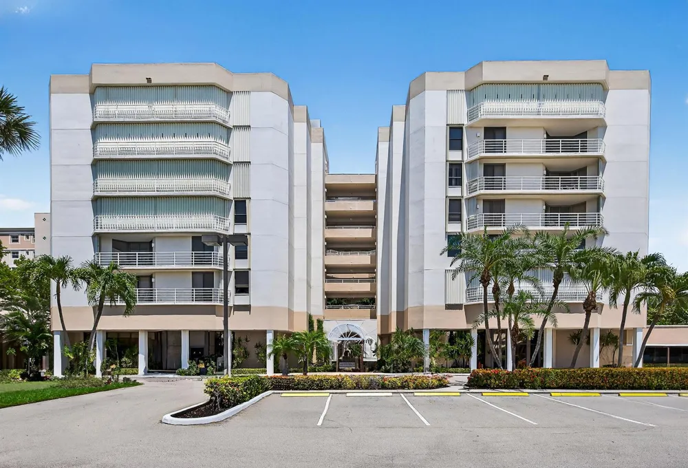 176 HELIOS #108 Jupiter, FL 33477