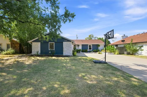 1270 E 140th Place