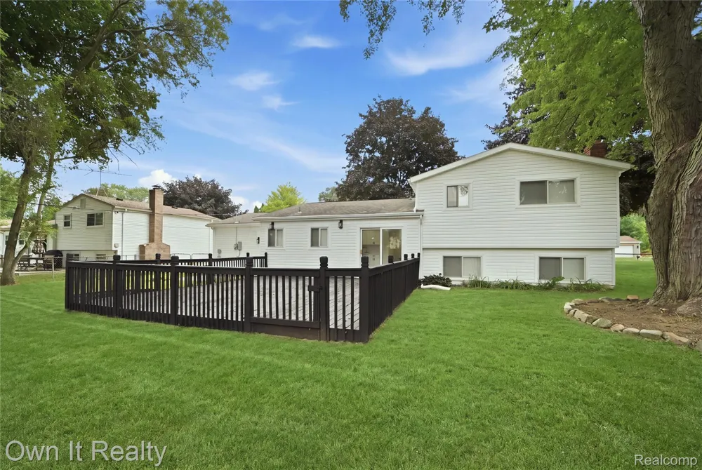 2971 Sleaford Drive Waterford Charter Township, MI 48329