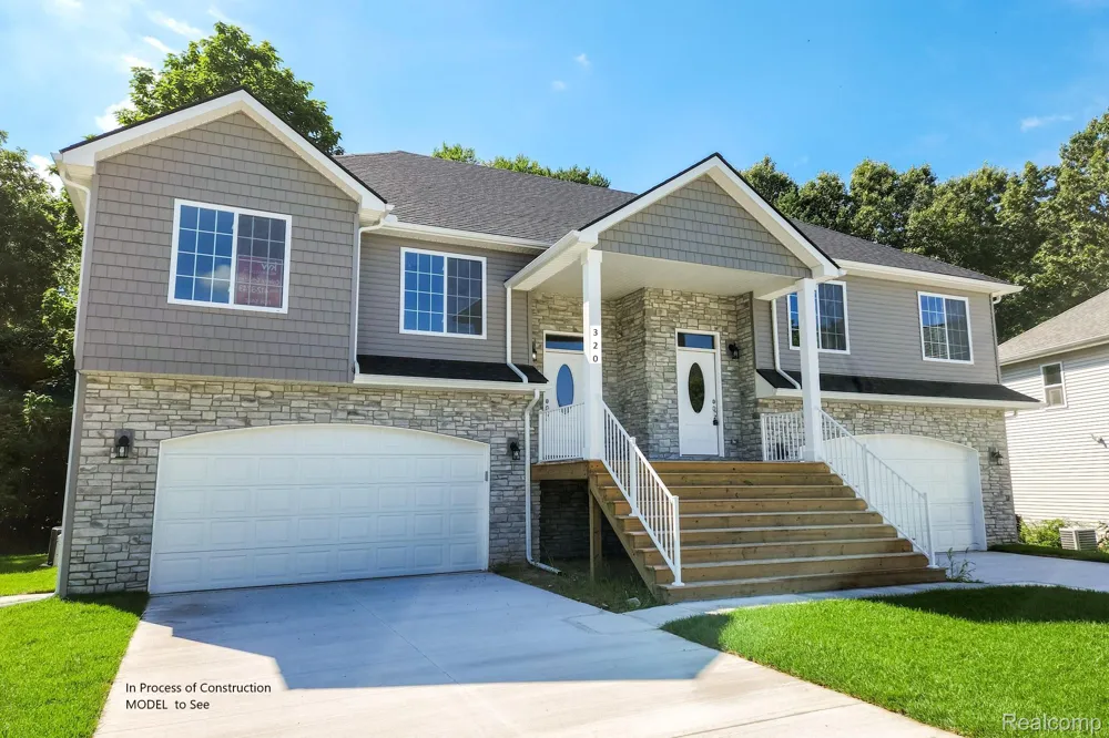 225 Whispering Pines Drive Fenton City, MI 48430