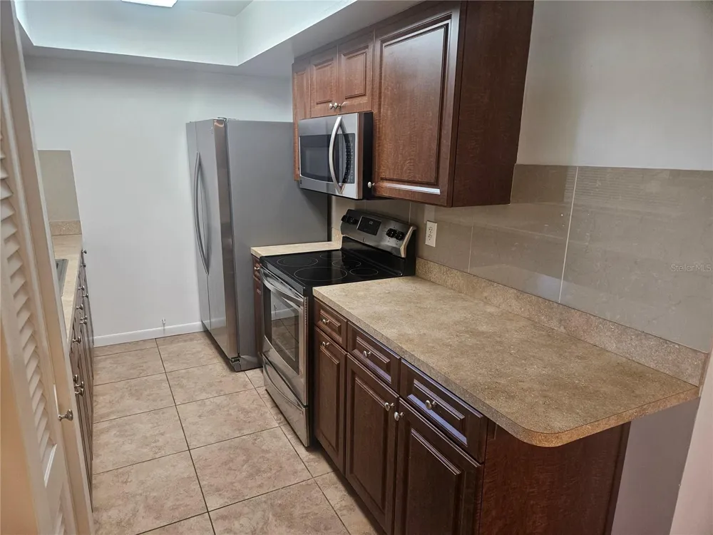 1845 HIGHLAND AVENUE S #6 Clearwater, FL 33756