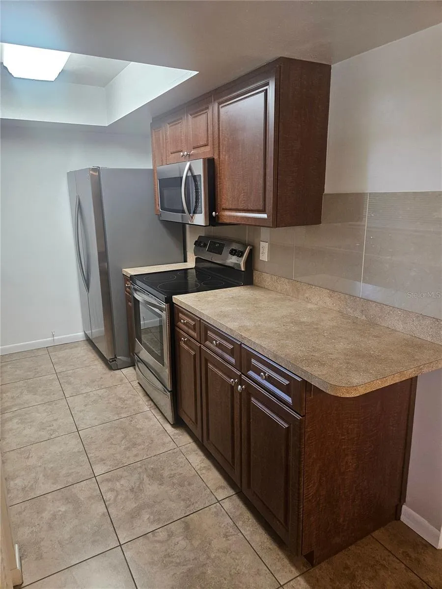 1845 HIGHLAND AVENUE S #6 Clearwater, FL 33756