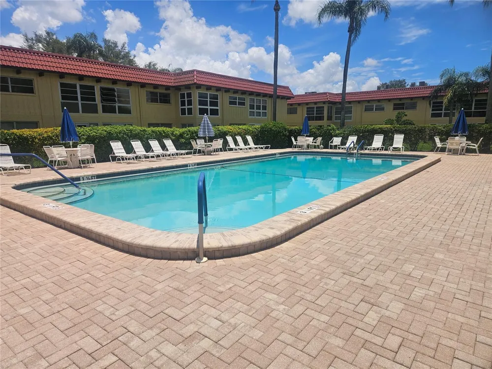 1845 HIGHLAND AVENUE S #6 Clearwater, FL 33756