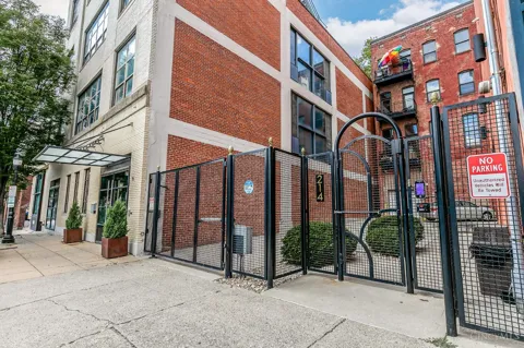 214 E Fourteenth Street #4B