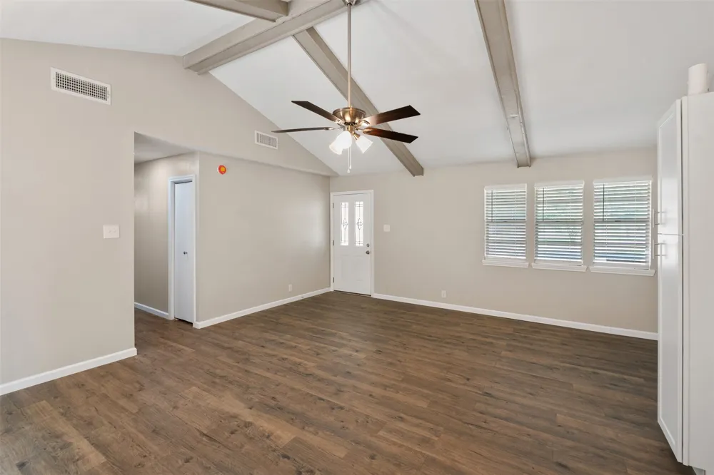 110 Meadowood Road Enchanted Oaks, TX 75156