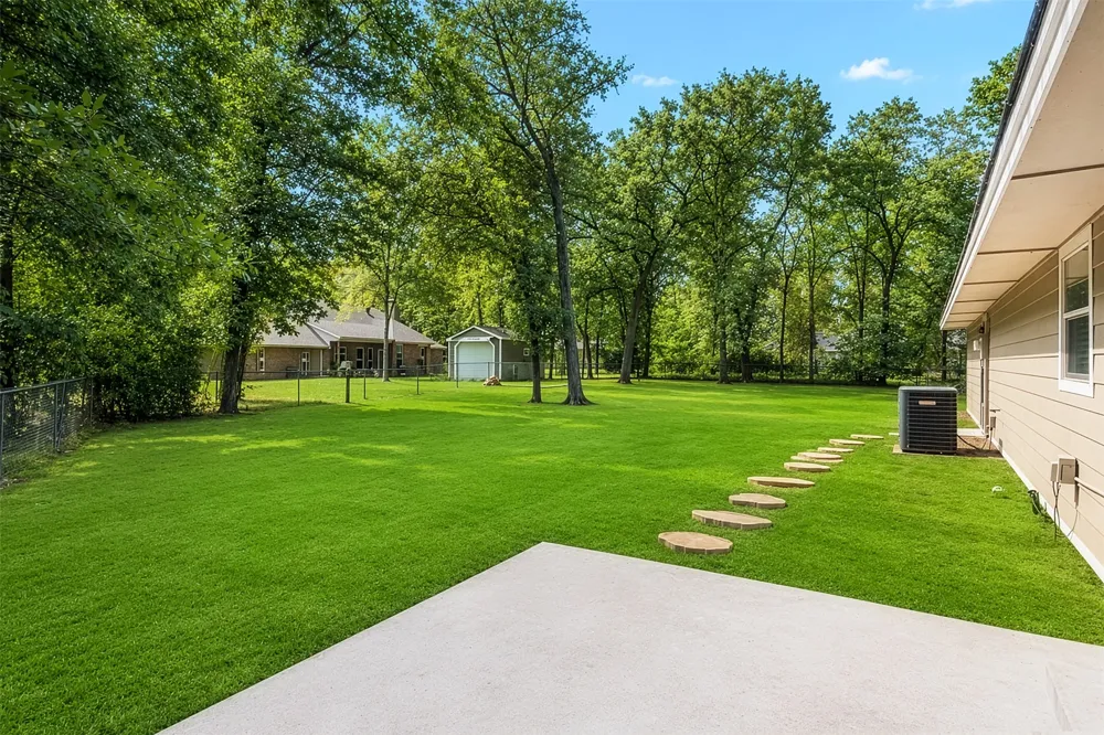 110 Meadowood Road Enchanted Oaks, TX 75156