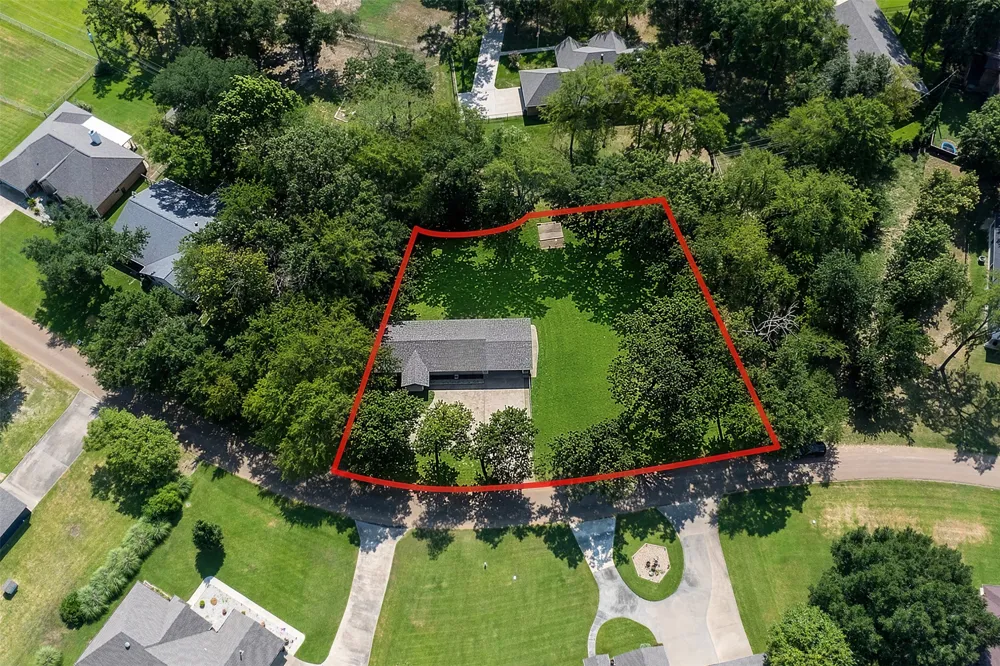 110 Meadowood Road Enchanted Oaks, TX 75156