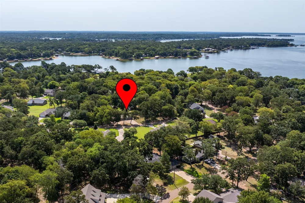 110 Meadowood Road Enchanted Oaks, TX 75156