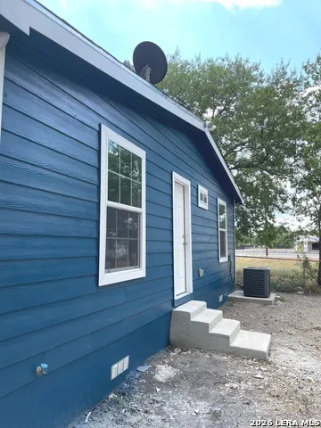 811 Vickers San Antonio, TX 78211