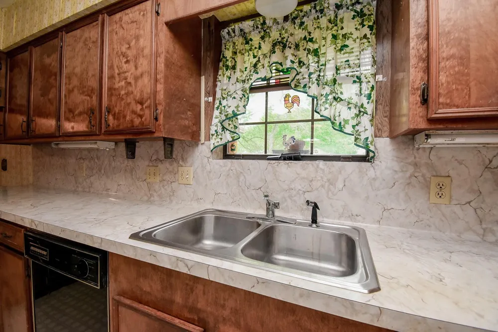 718 Partridge Lane Eagle Lake, TX 77434
