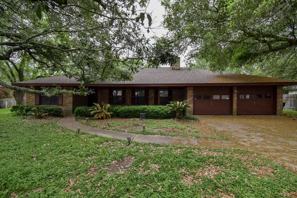 718 Partridge Lane Eagle Lake, TX 77434