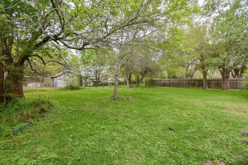 718 Partridge Lane Eagle Lake, TX 77434