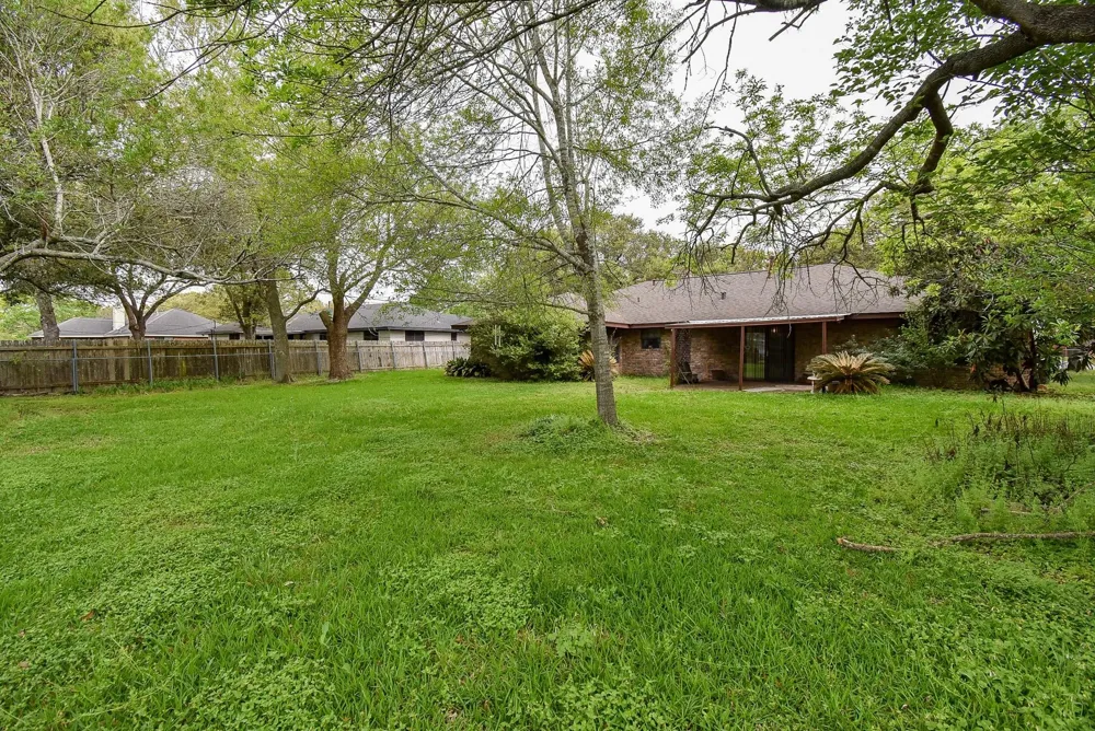 718 Partridge Lane Eagle Lake, TX 77434