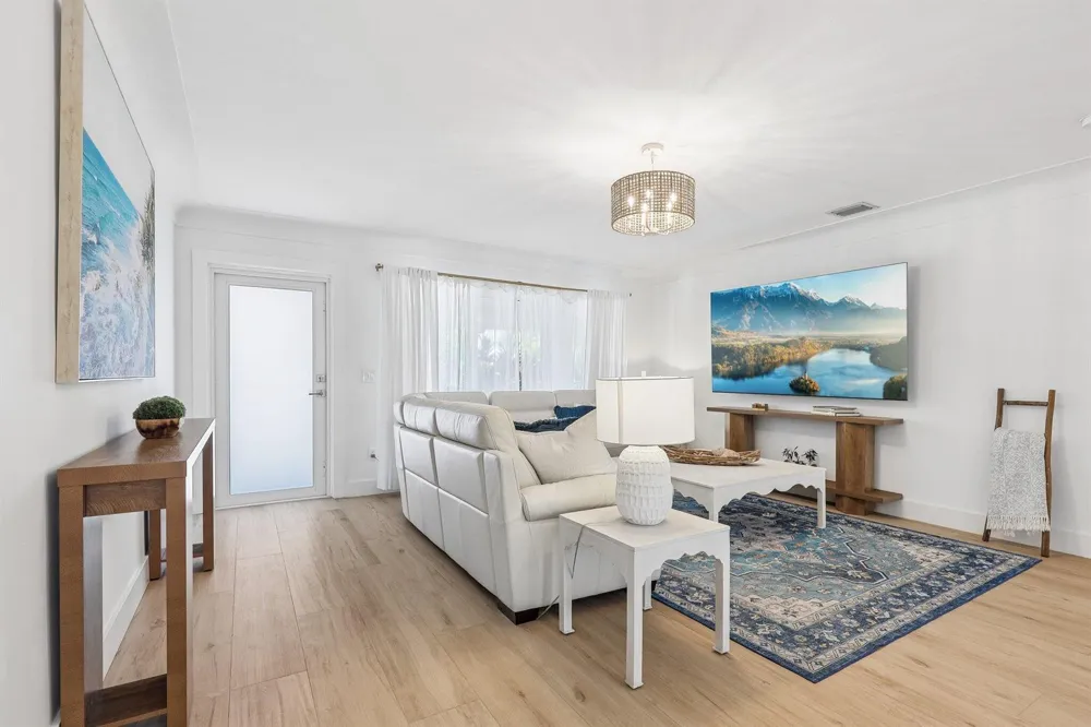 511 SE 9TH AVENUE Pompano Beach, FL 33060
