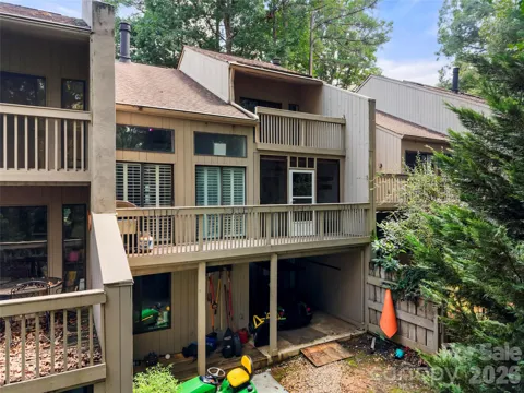 222 Riverview Terrace