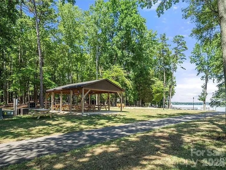 222 Riverview Terrace Lake Wylie, SC 29710