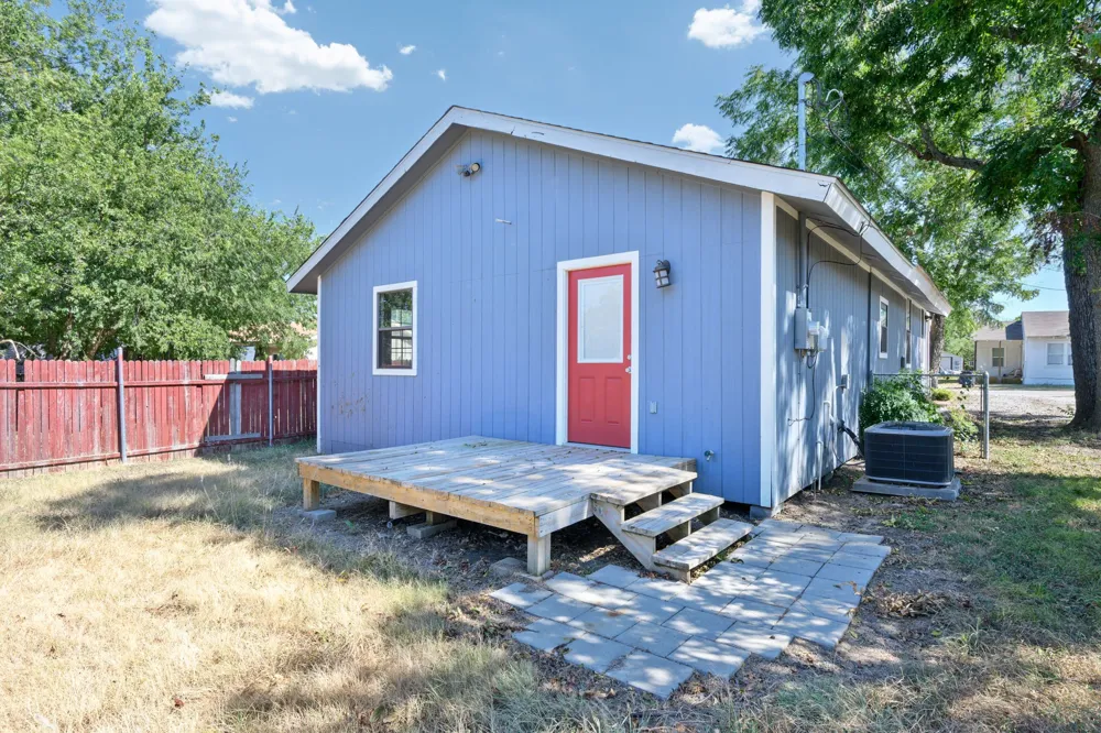 1210 Elmira Street Weatherford, TX 76086