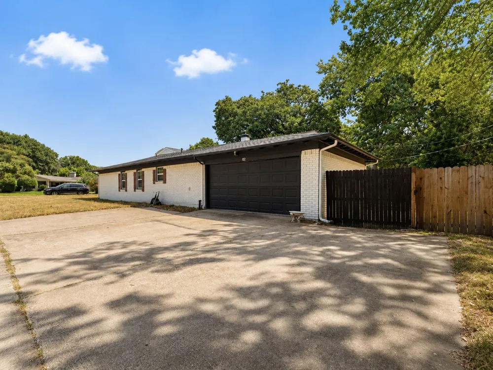 102 E Highland Drive Irving, TX 75062